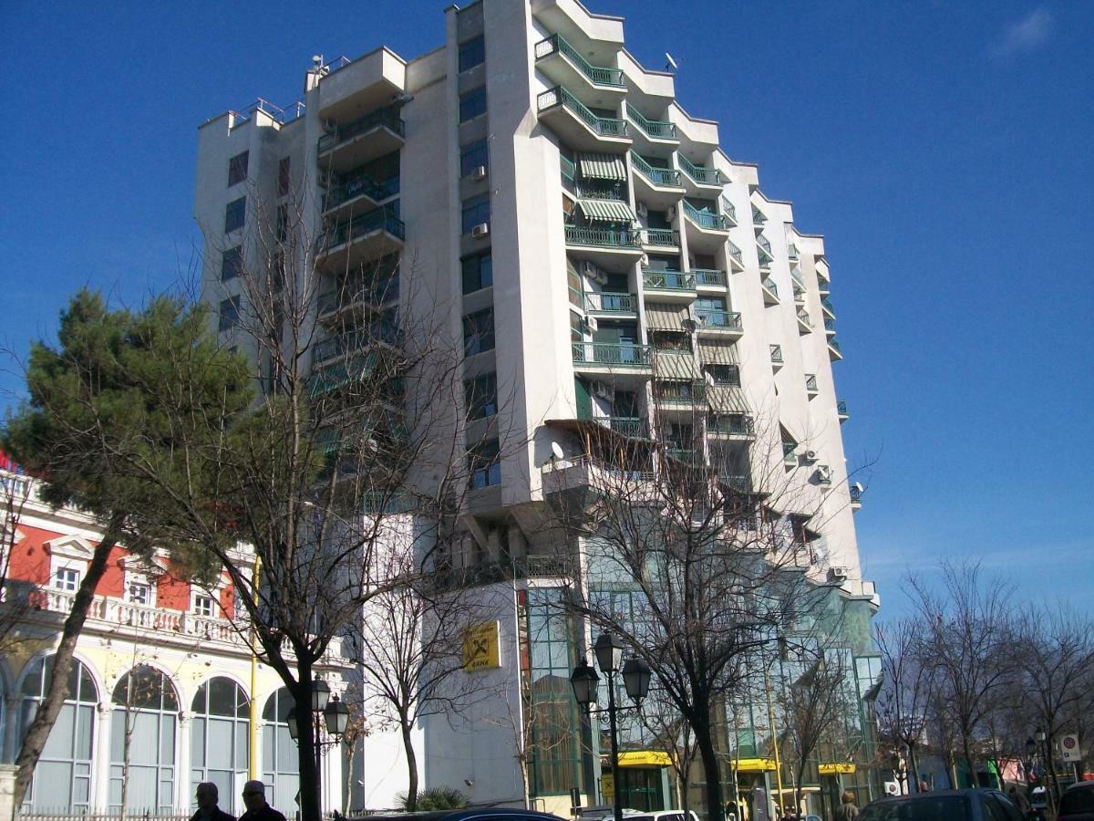 Ferienwohnung Sun Tower-Center Of Tirana Exterior foto